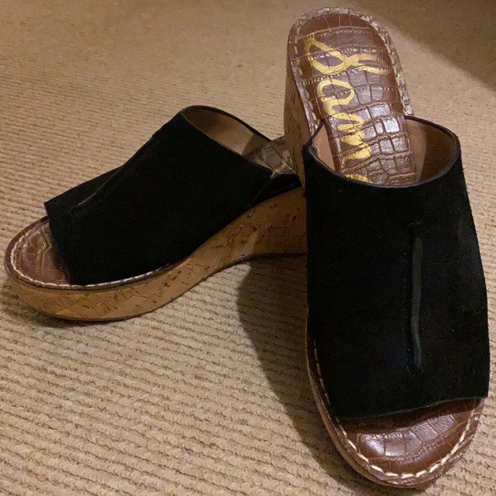 Black slip on wedge!